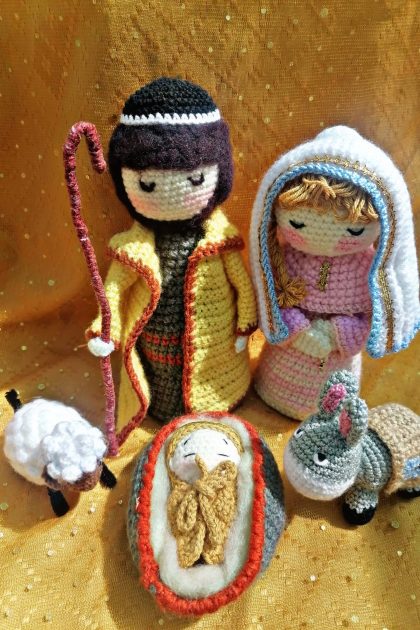 Pesebres a crochet grandes